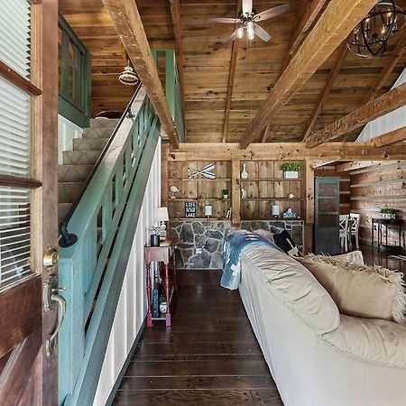 Rustic Cabin, Dock, Firepit, Kayaks & Games Winchester 外观 照片