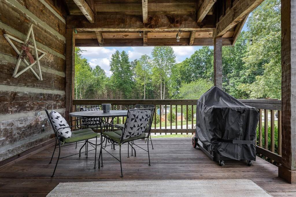 Rustic Cabin, Dock, Firepit, Kayaks & Games Winchester 外观 照片