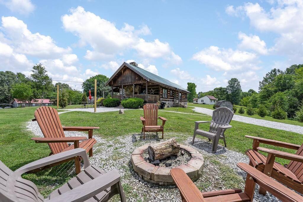 Rustic Cabin, Dock, Firepit, Kayaks & Games Winchester 外观 照片