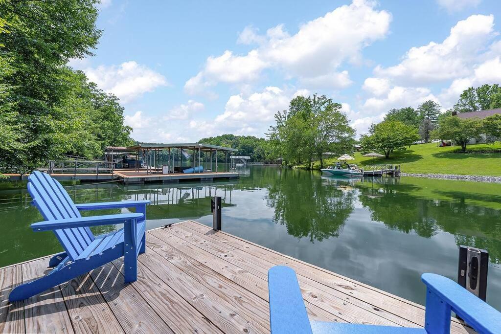 Rustic Cabin, Dock, Firepit, Kayaks & Games Winchester 外观 照片