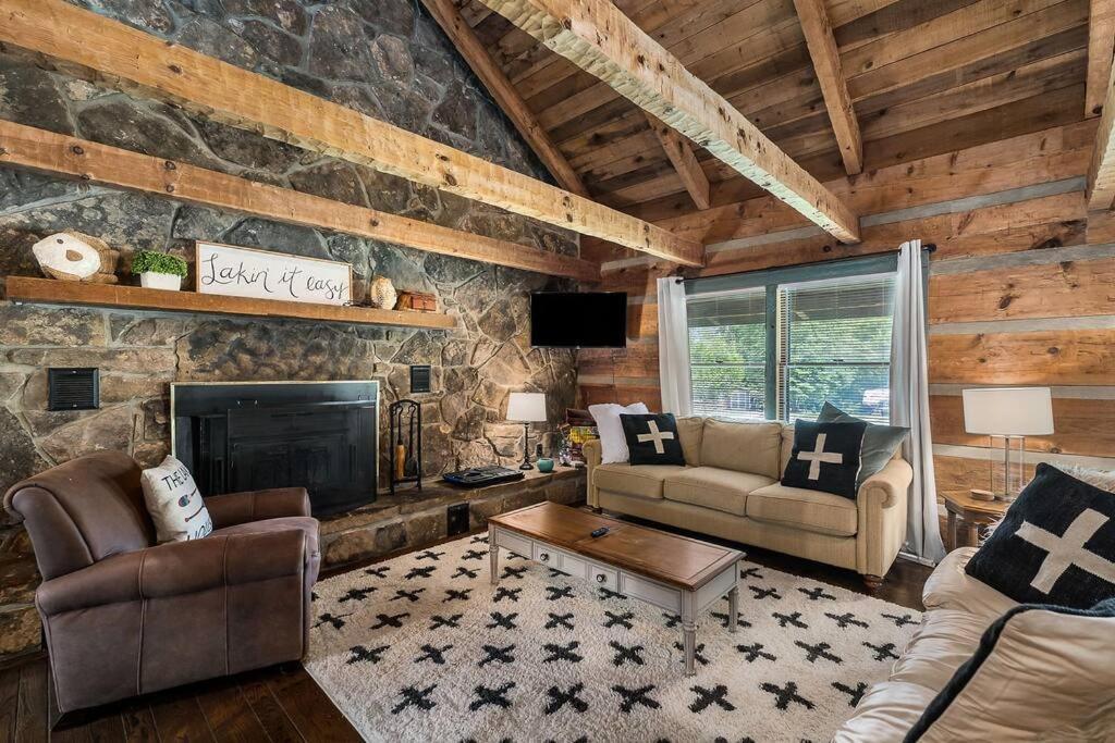 Rustic Cabin, Dock, Firepit, Kayaks & Games Winchester 外观 照片