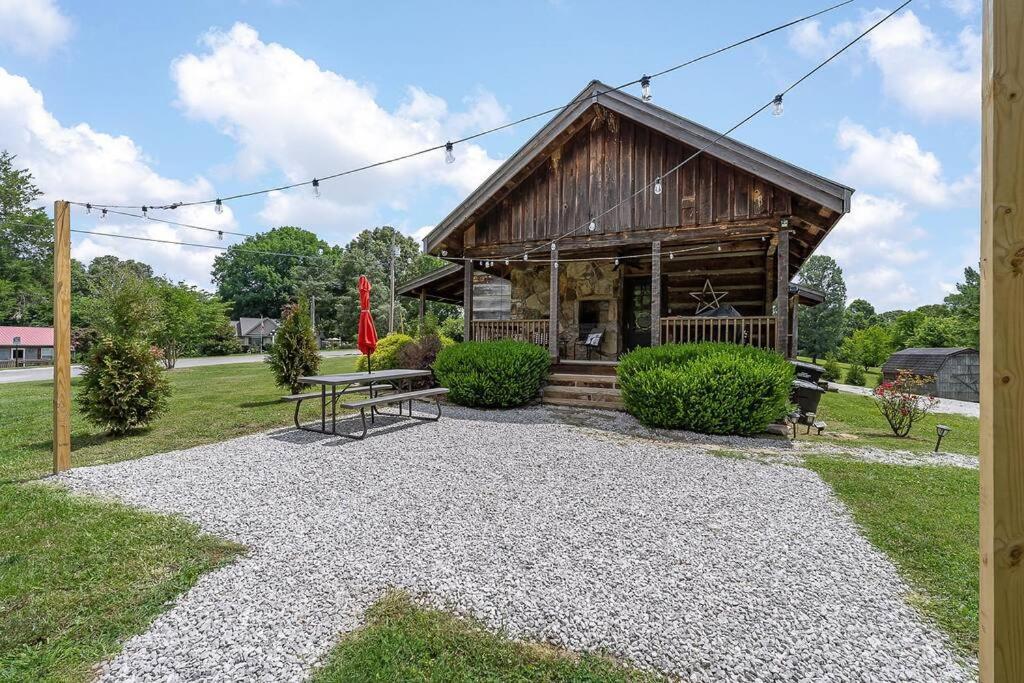 Rustic Cabin, Dock, Firepit, Kayaks & Games Winchester 外观 照片